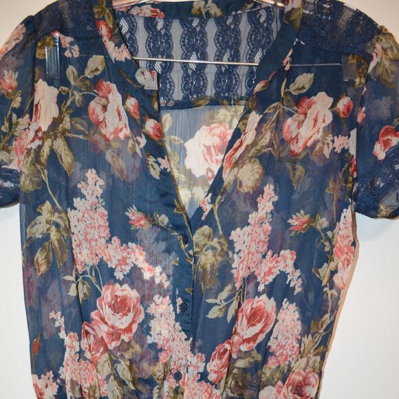 Blue Transparent Poly Beautiful Buttons Down Blouse Short Sleeves Lace Back XS - Picture 6 of 9